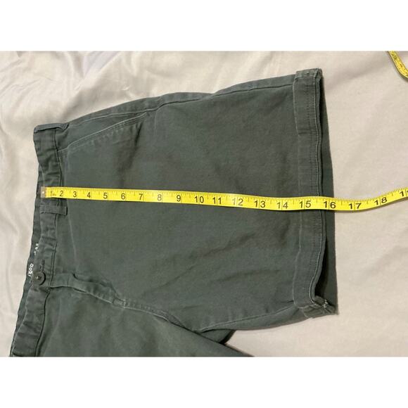 IZOD Shorts Men Waist 36 inseam 9.5 Gray Chino Cotton Classic Beach Preppy - Picture 7 of 7